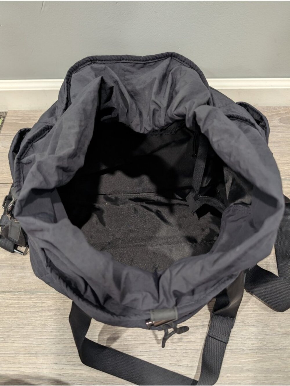 Lululemon Dash All Day Duffel Bag Black Crossbody Strap Yoga Gym Travel - Picture 11 of 16